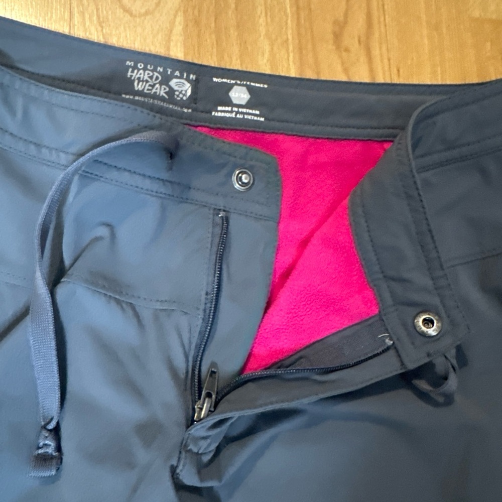 Mountain Hardwear Women's Pants in Tan and Blue - Picture 5 of 7